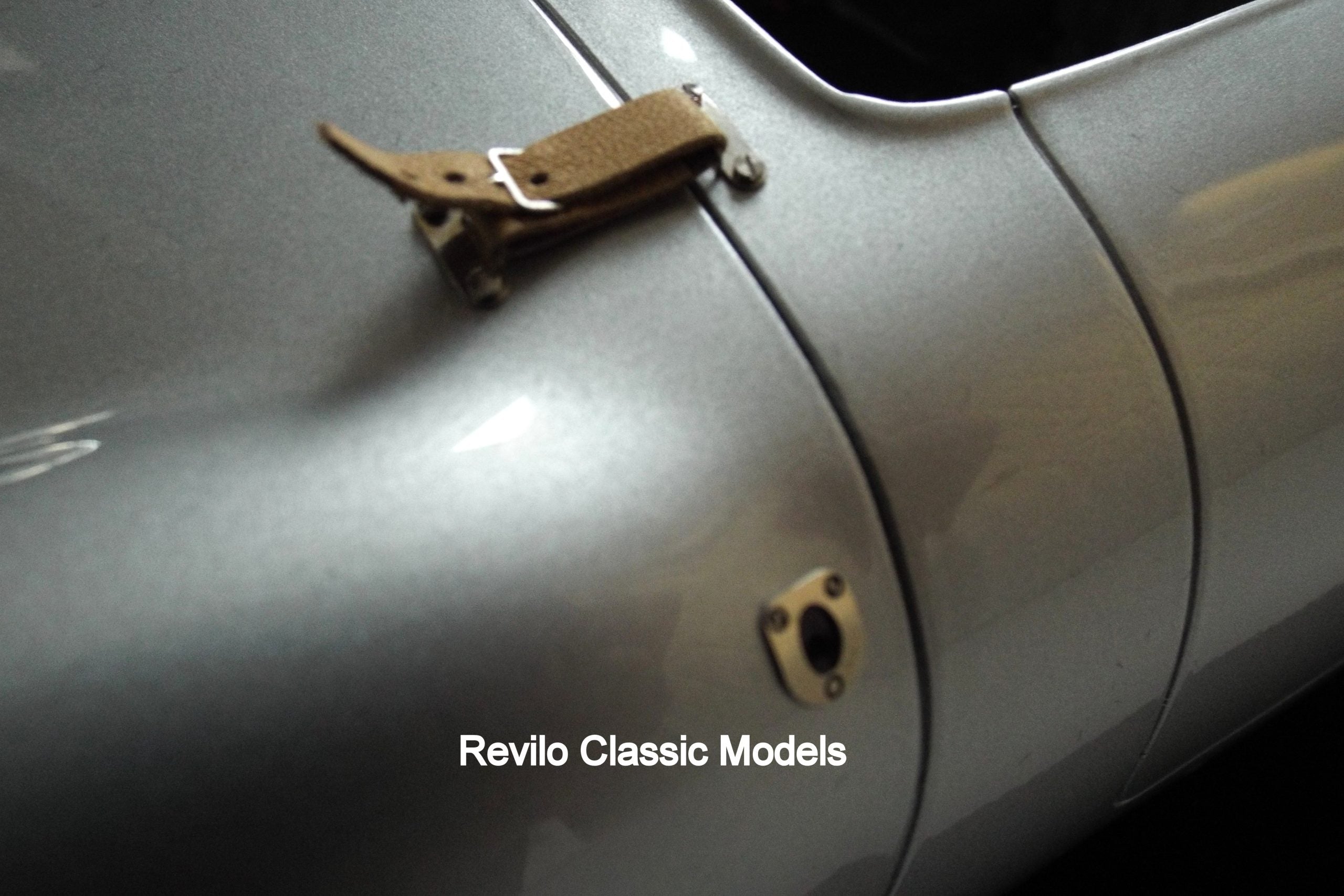 Porsche 550 Spider 1:8 scale