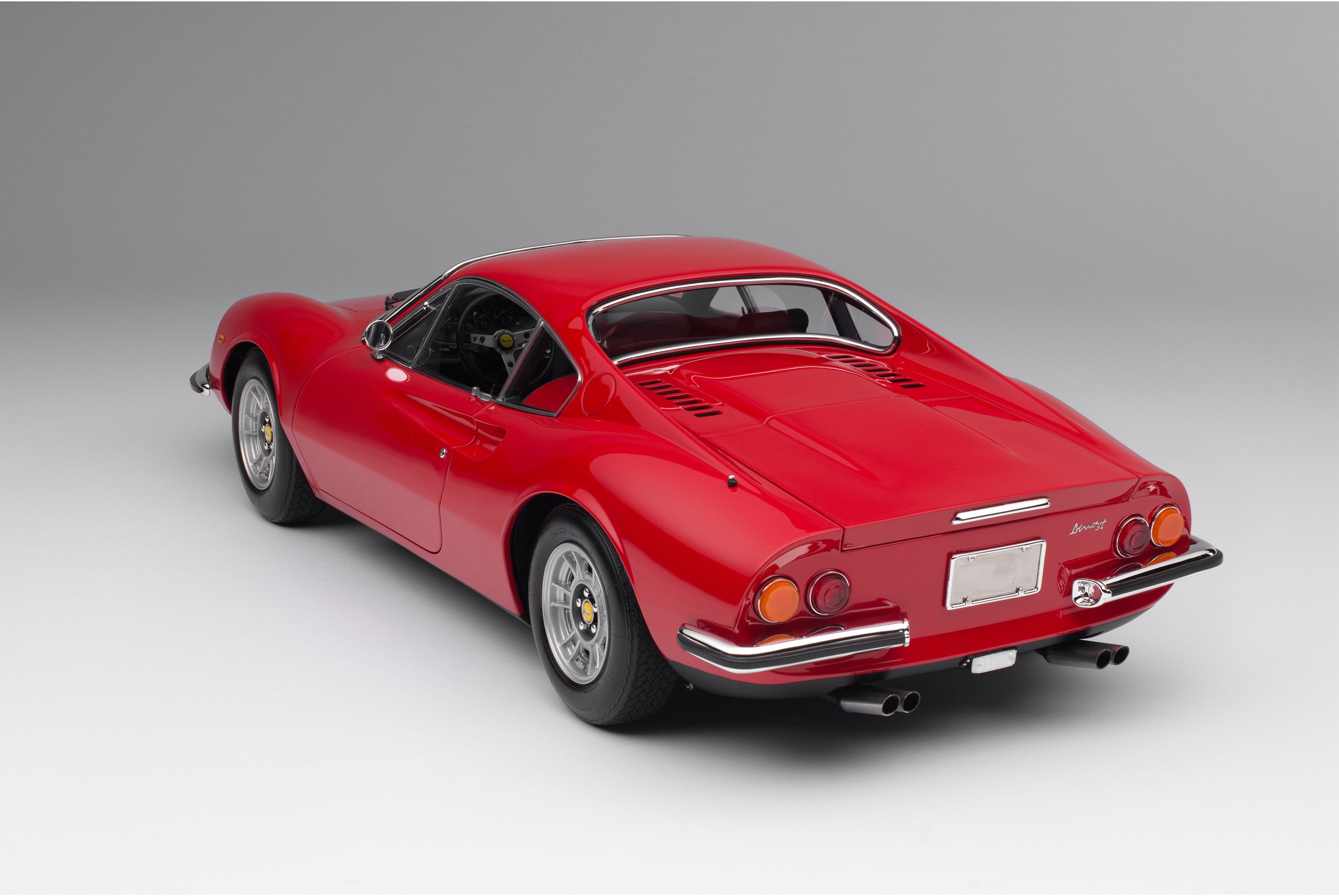 Amalgam 1:8 scale Ferrari Dino 246 GT Coupe