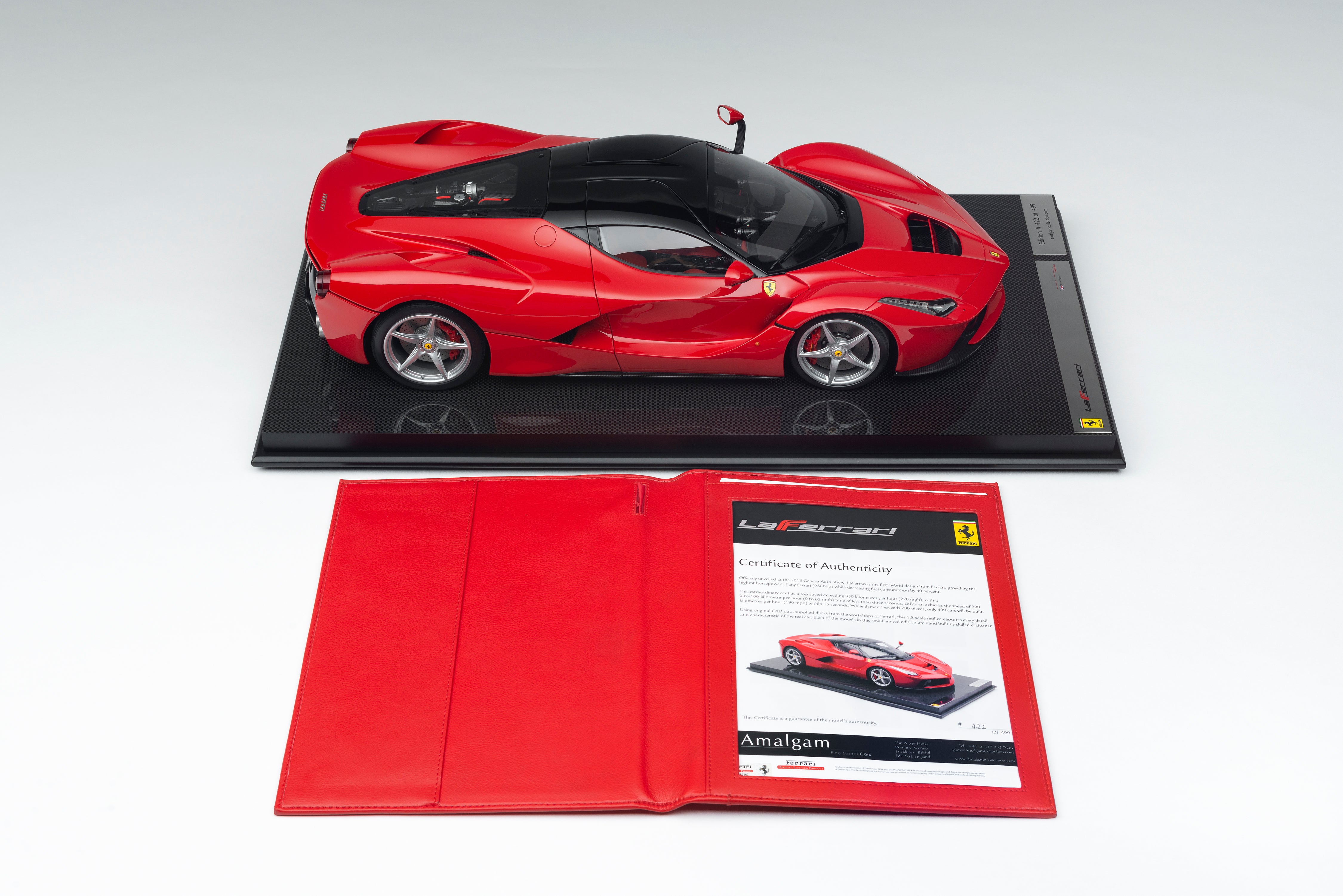 Amalgam 1:8 scale La Ferrari