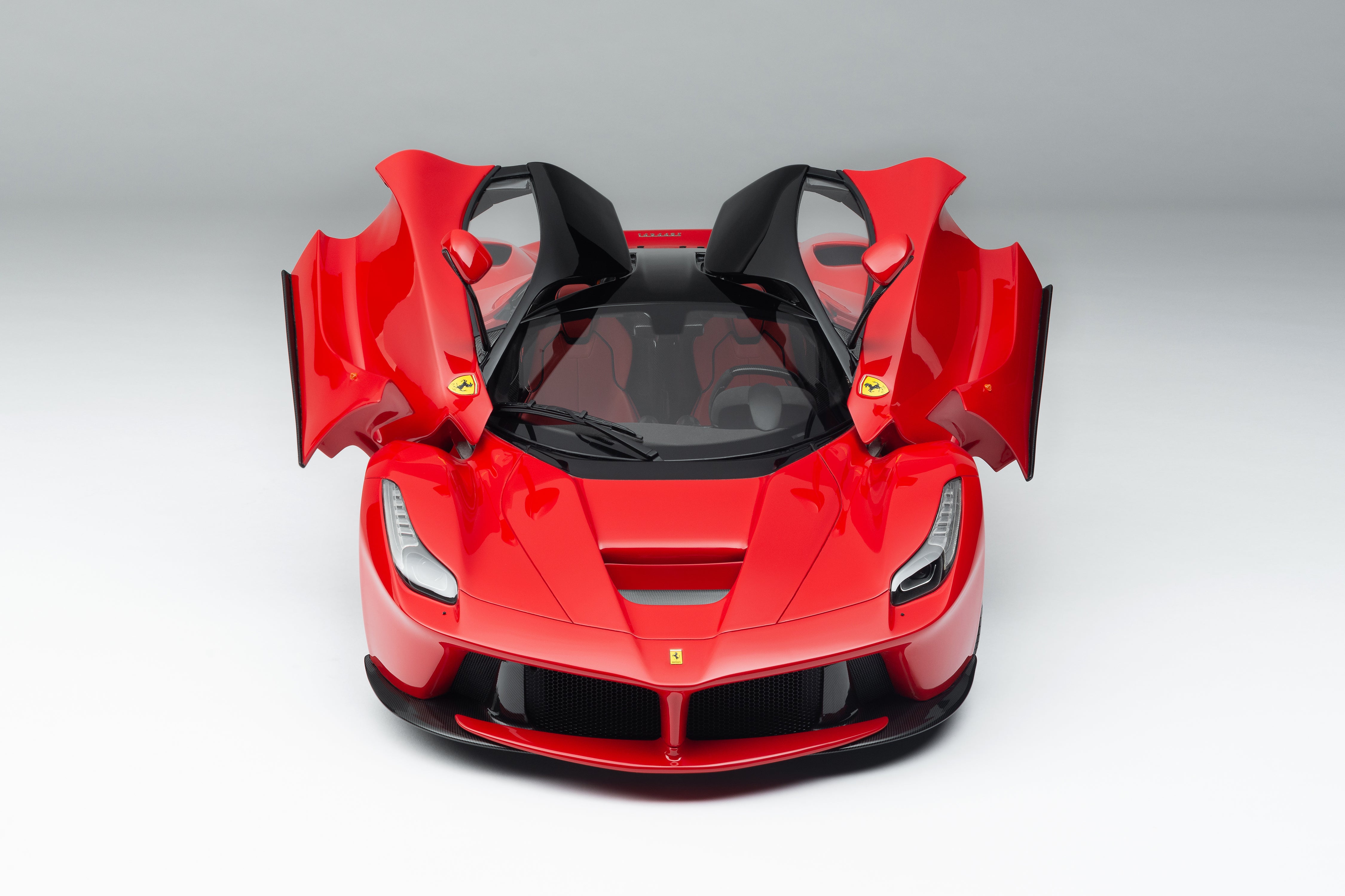 Amalgam 1:8 scale La Ferrari