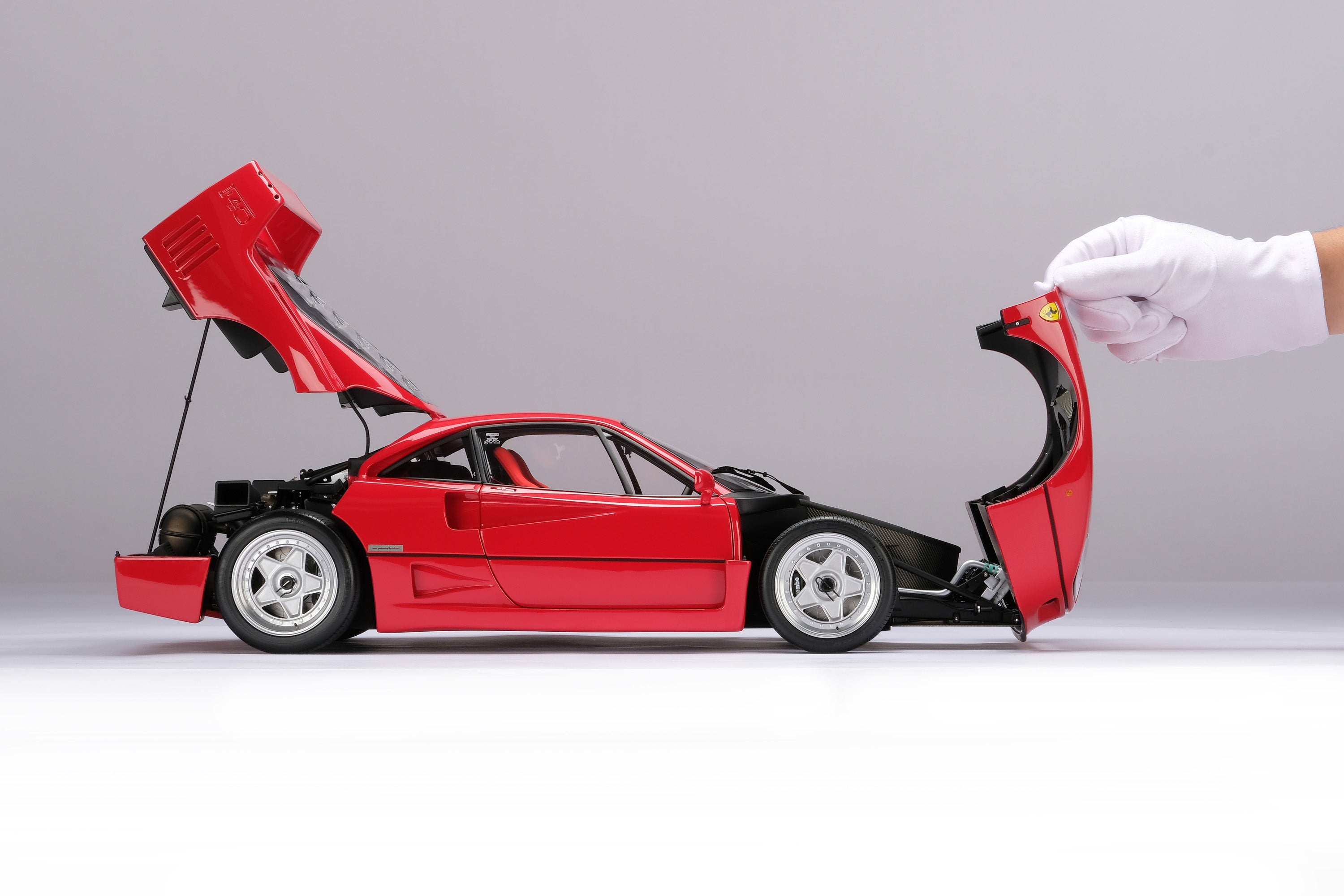 Amalgam 1:8 scale 1987 Ferrari F40