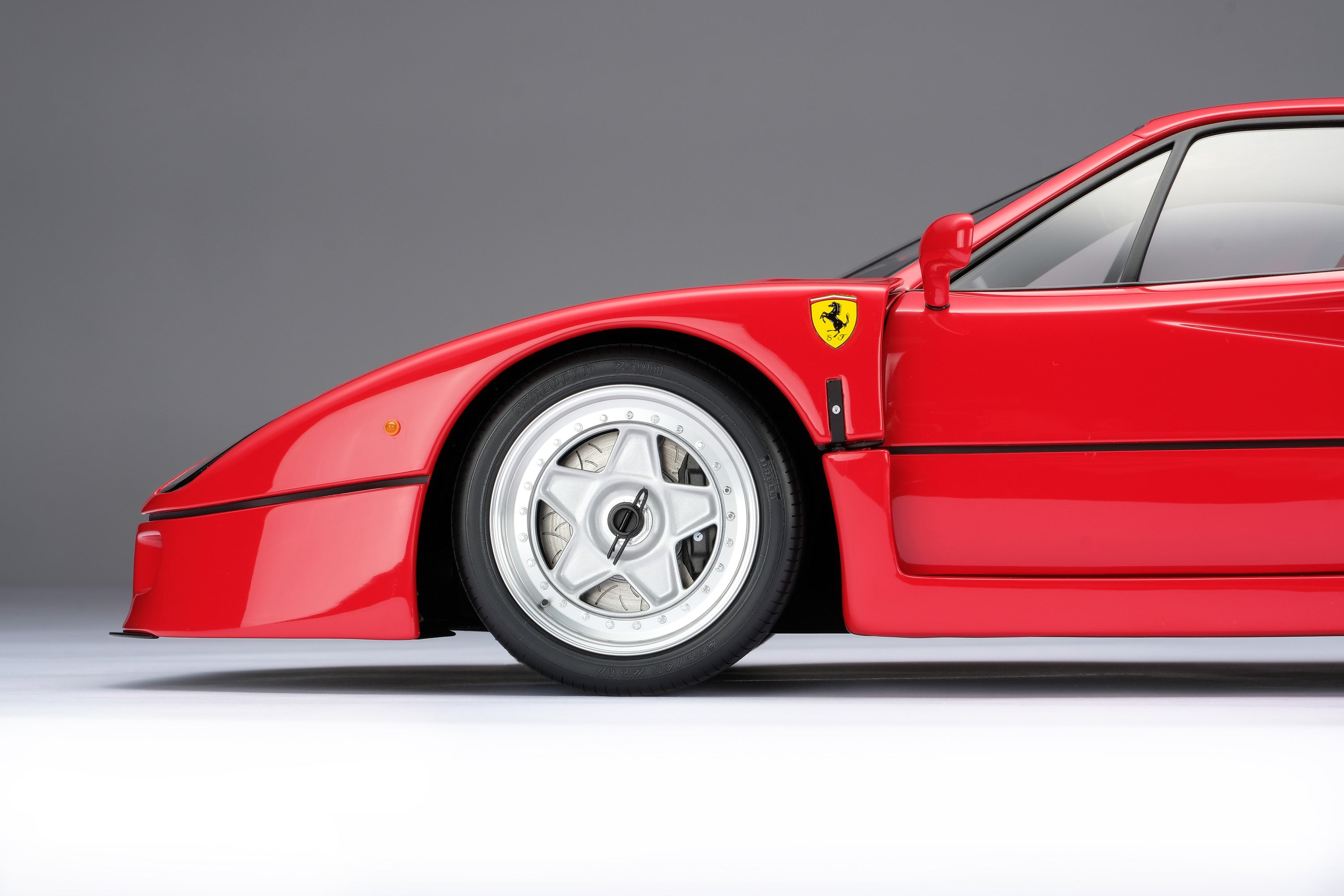 Amalgam 1:8 scale 1987 Ferrari F40