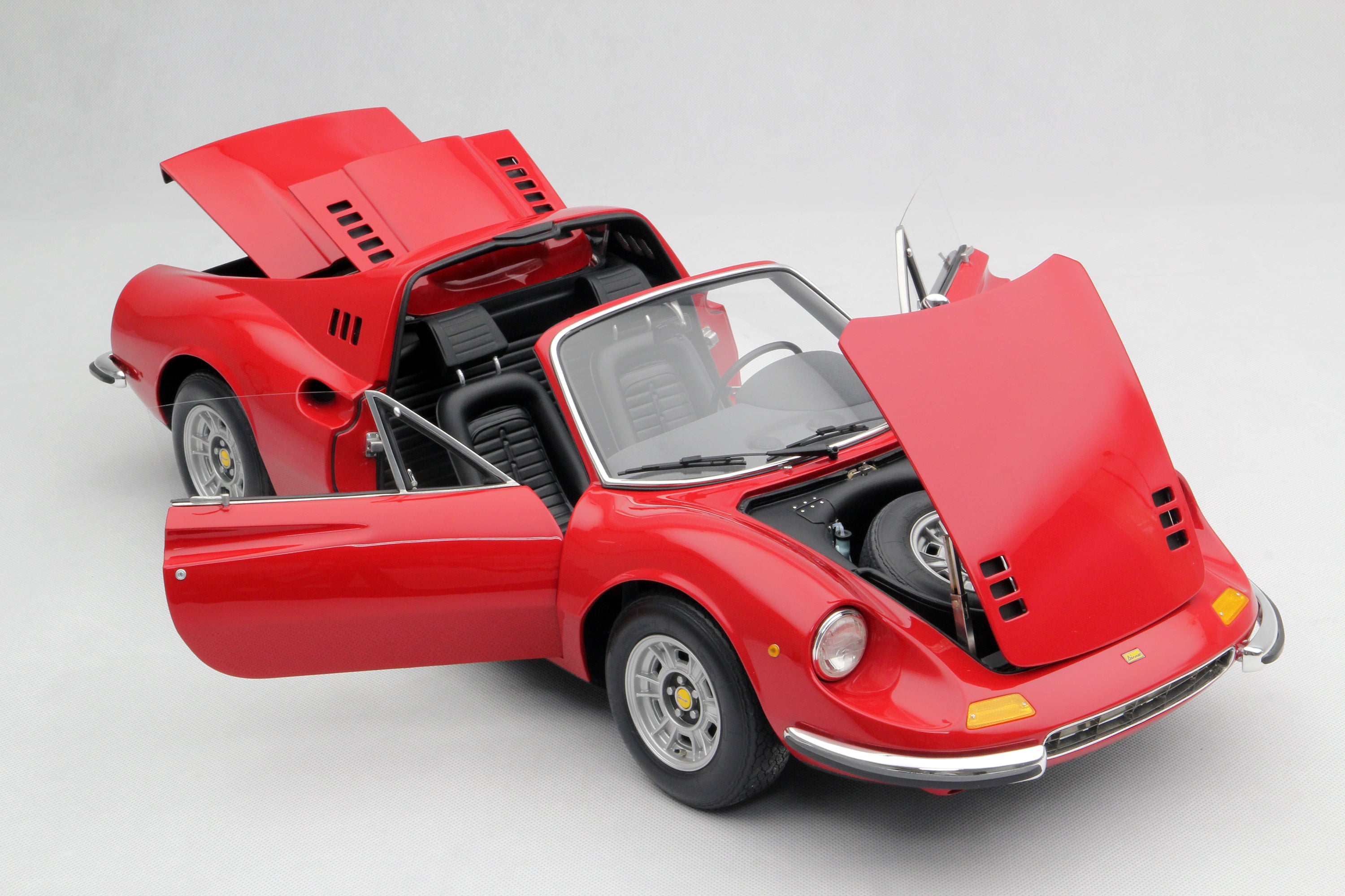 Amalgam 1:8 scale Ferrari Dino 246 GT Coupe