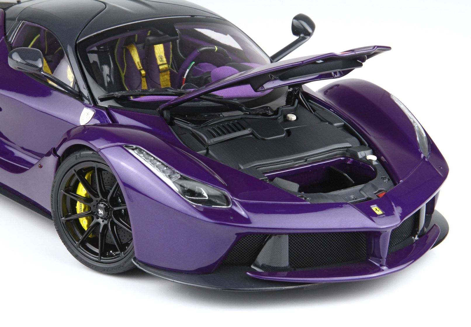 BBR La Ferrari 1:18 scale Diecast Purple Dubai Viloa Vio