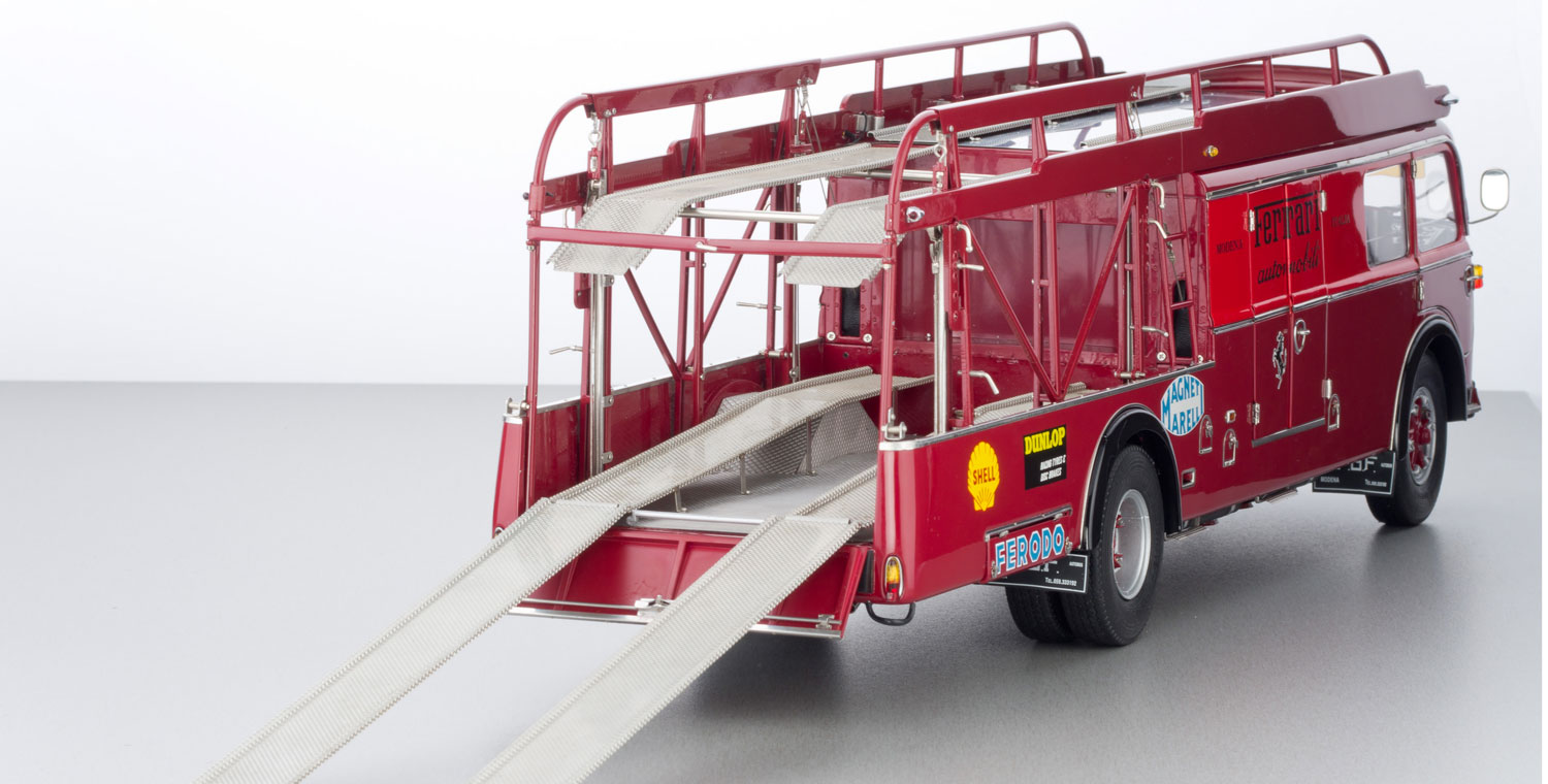 CMC M084 1:18 Ferrari Race Transporter 2024 model