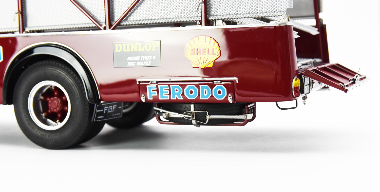 CMC M084 1:18 Ferrari Race Transporter 2024 model